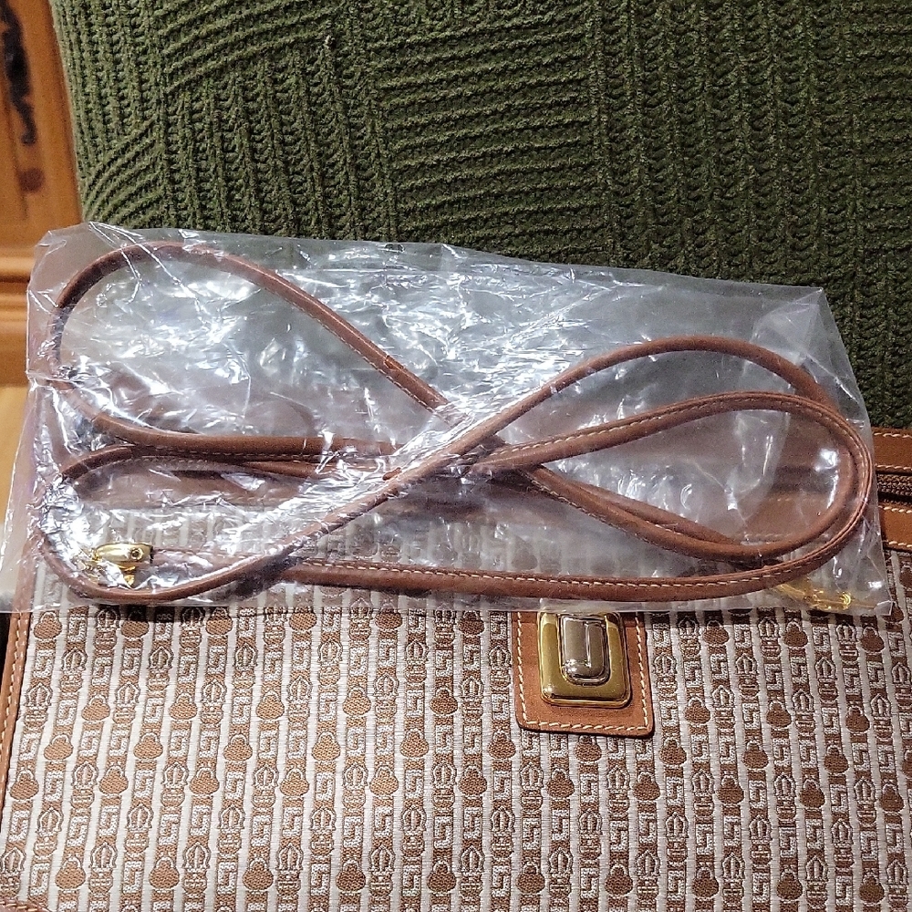Vintage Judith Lieber Bag - Picture 5 of 8